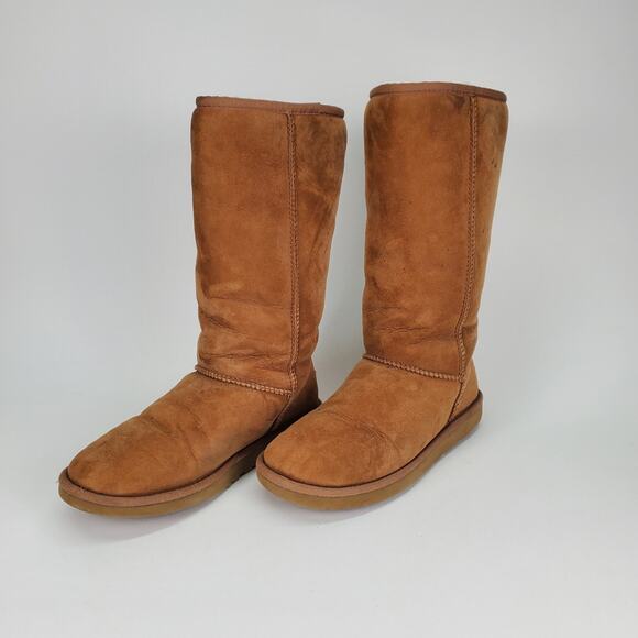 UGG Australia 5815 Classic Tall Chestnut Suede Sheepskin Boots Womens Sz 8 - Picture 1 of 11